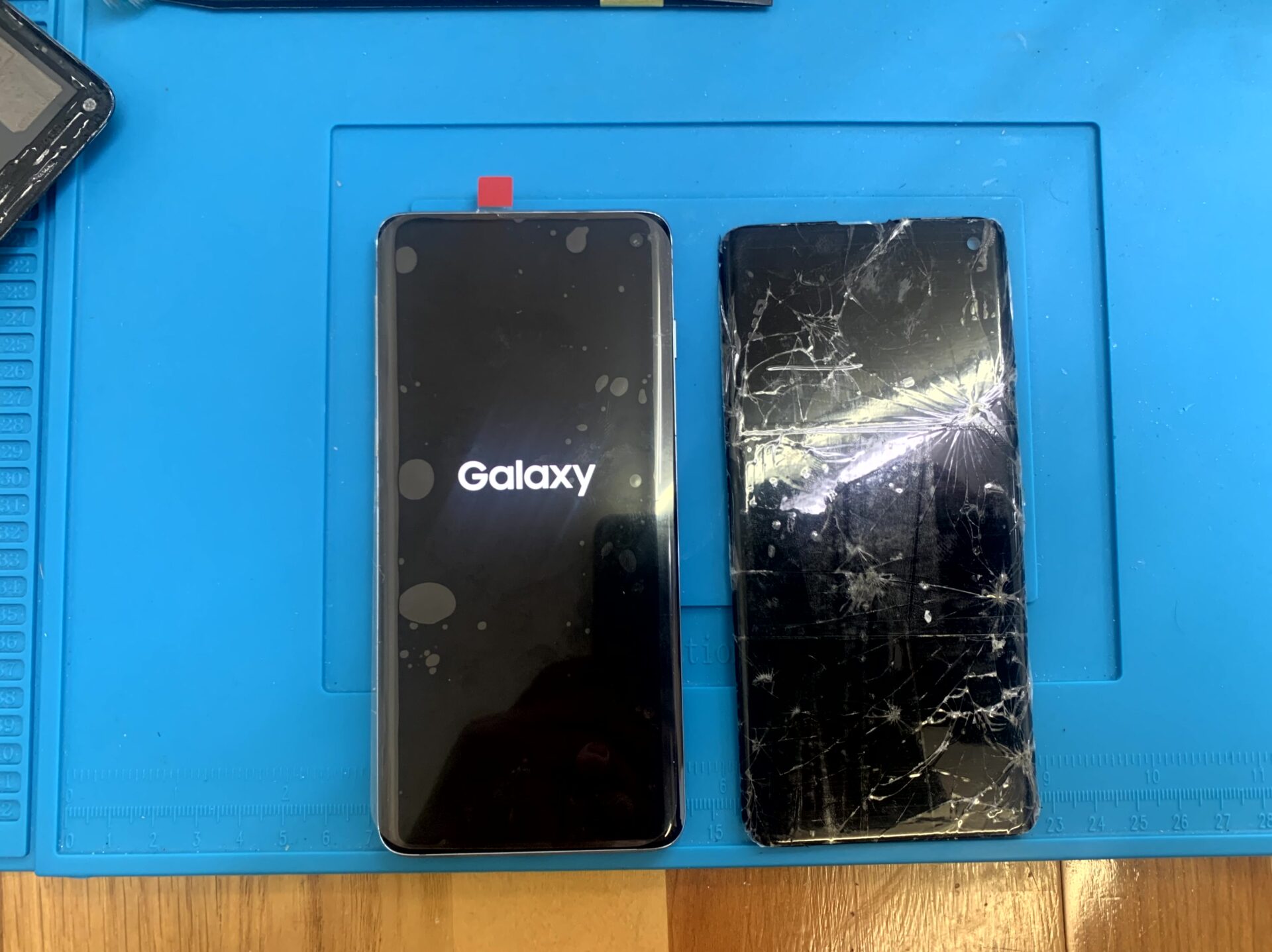 Galaxy S10 楽天モバイル版　画面割れ Galaxy S10 画面割れ 即日修理致します - 大阪梅田店